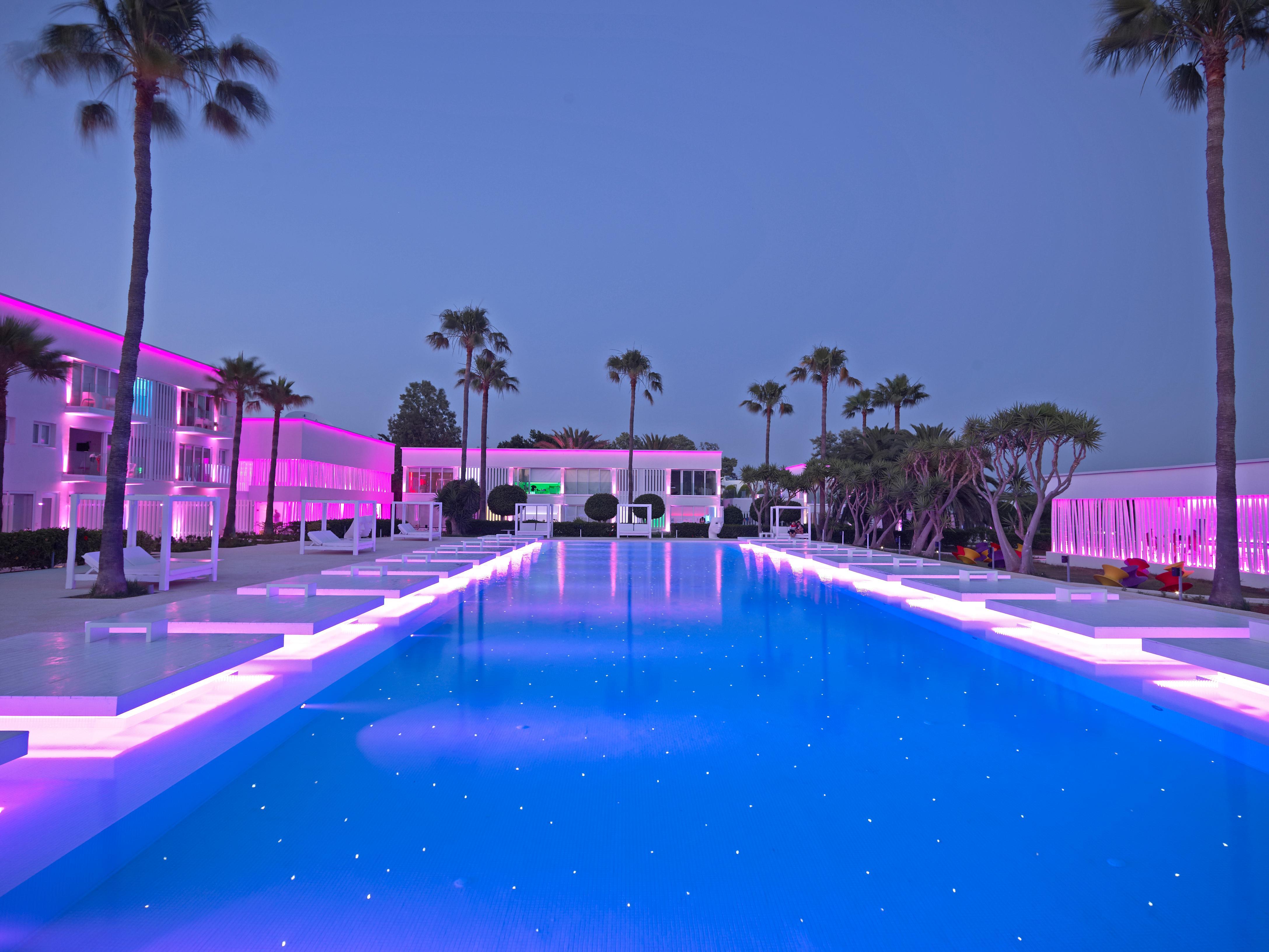So White Beach Resort 圣纳帕 外观 照片